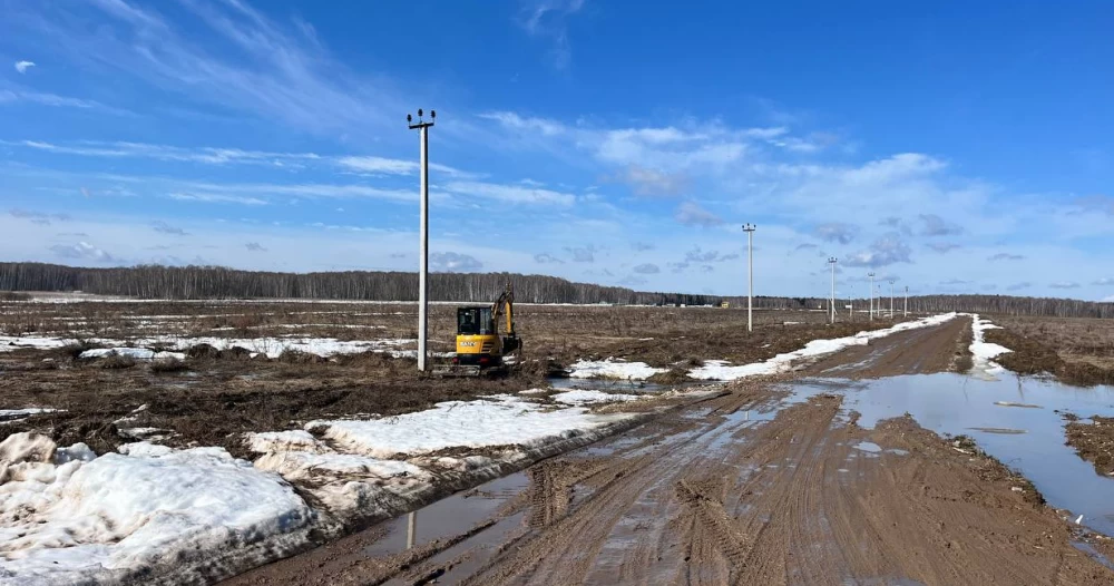 Новости о посёлке В поселке идут работы по установке ЛЭП