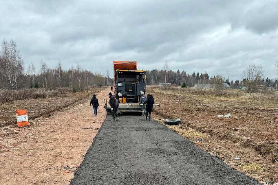 Новости о посёлке Началась укладка асфальтовой крошки