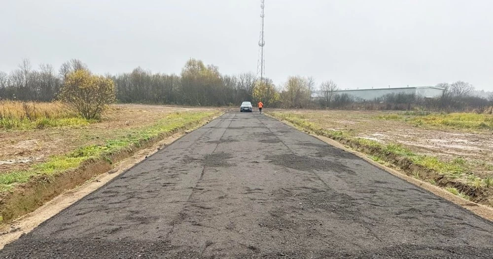 Новости о посёлке Укладка финишного дорожного покрытия в поселке