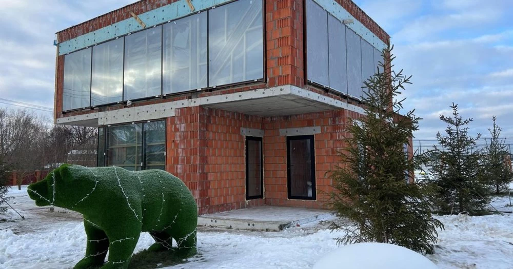 Новости о посёлке В Грибоедово заканчивается строительство въездной группы 