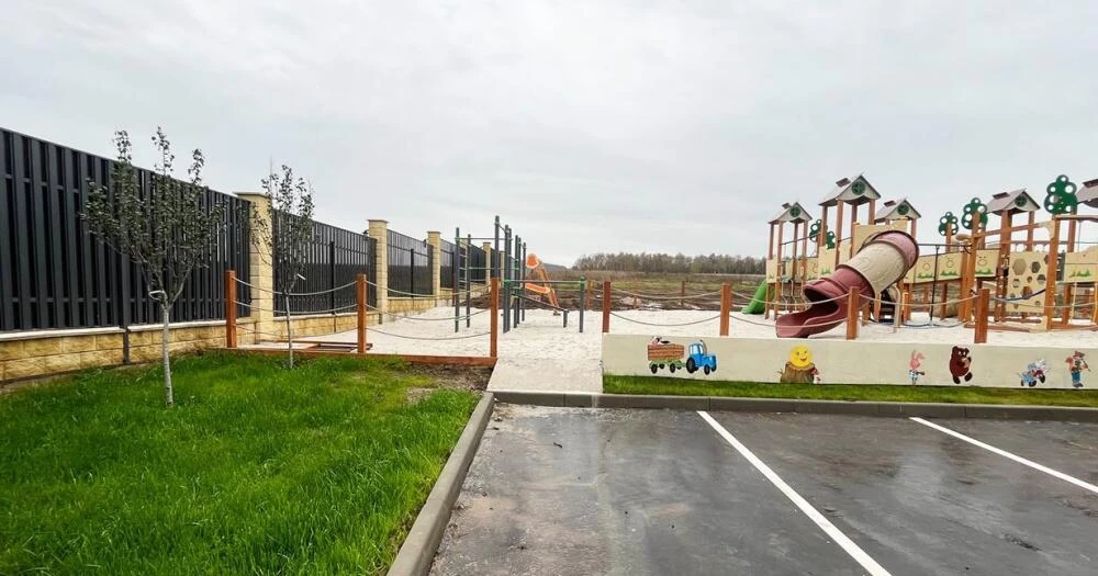 Новости о посёлке Детская площадка с мультяшными героями