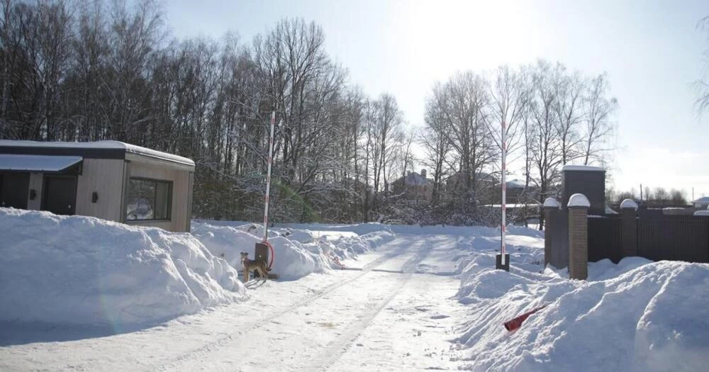 Новости о посёлке В поселке смонтированы шлагбаум и камеры на въезде