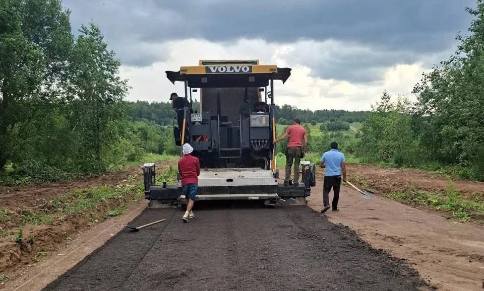 Новости о посёлке Идет укладка финишного покрытия для внутренних проездов