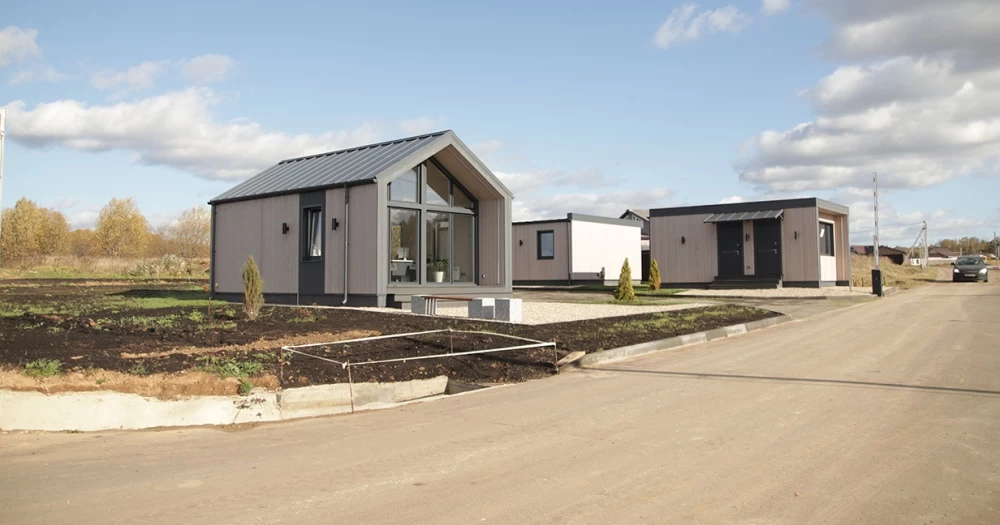 Новости о посёлке Достроены дороги и въездная группа