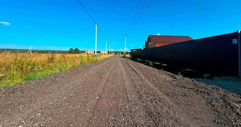 Новости о посёлке На дорогах укладывают асфальтовую крошку