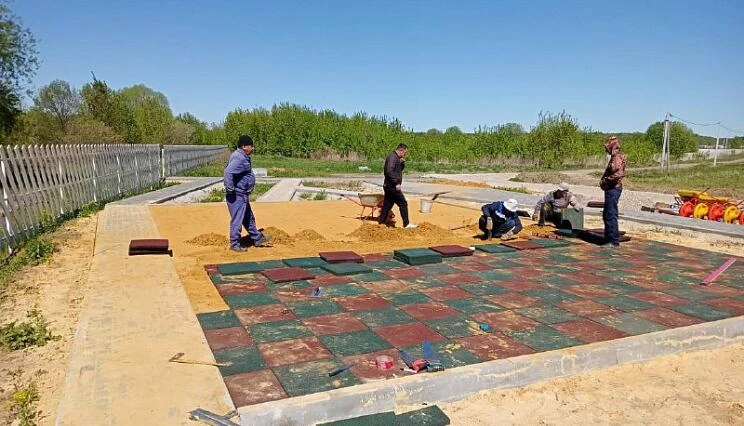 Новости о посёлке Строится спортивная и детская площадки